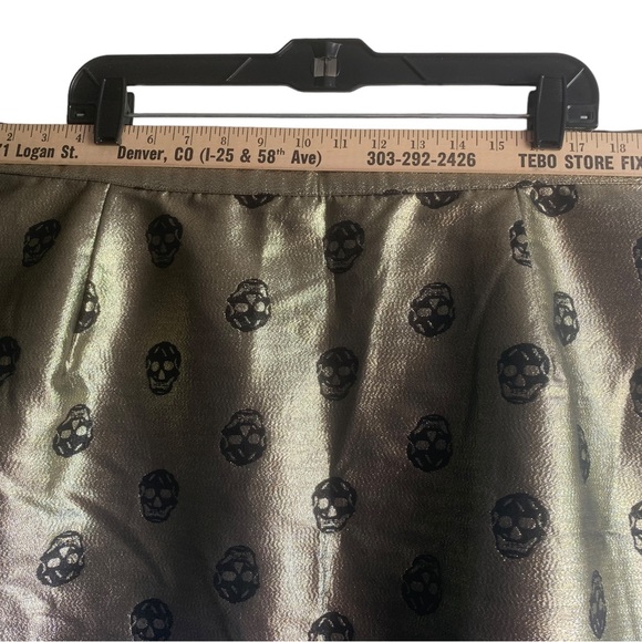 Gold 💀Black Skull Mini! So cute! Never worn, with tags. Size 22 NWT. - Picture 2 of 13